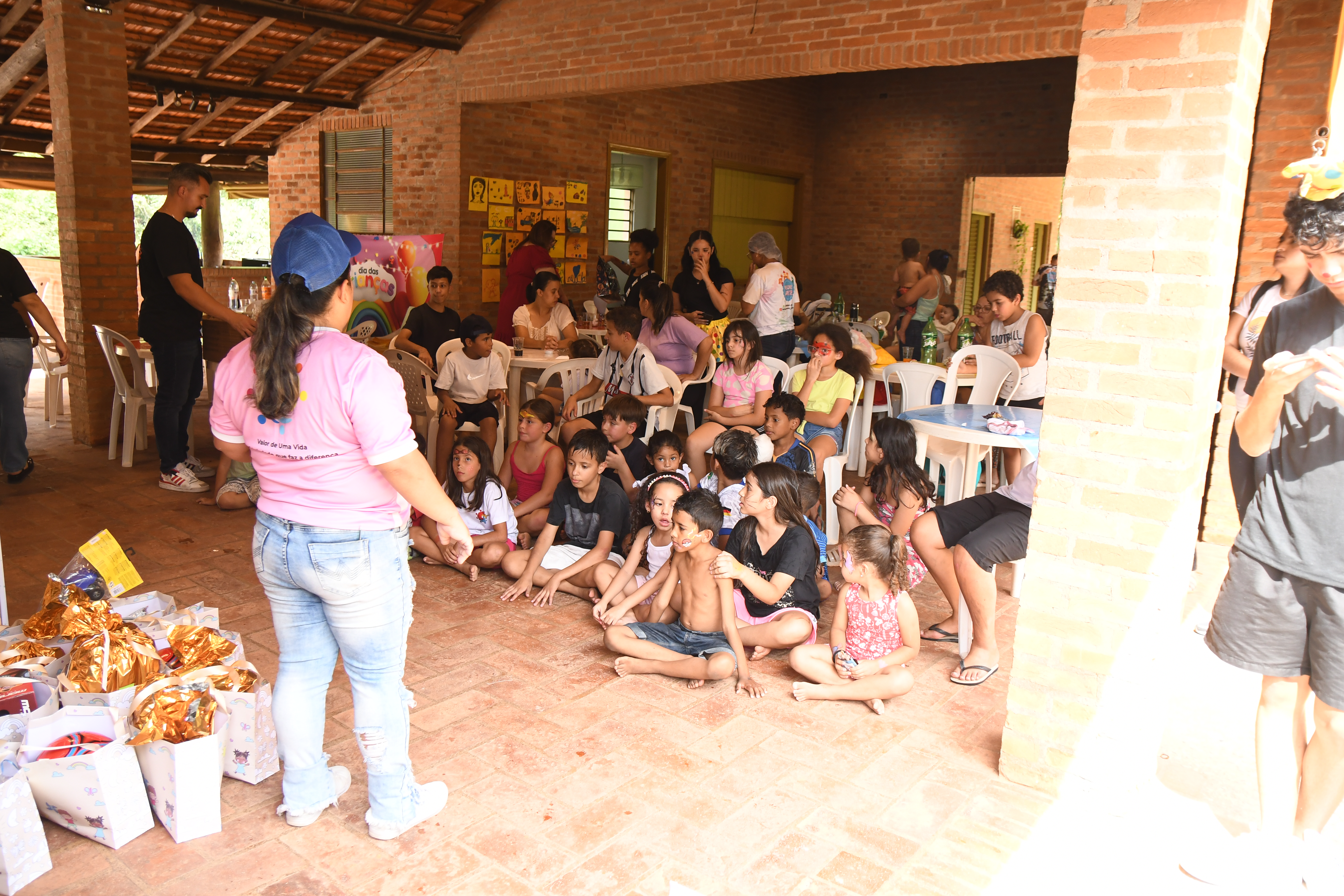 Momento especial com todas as crianças reunidas